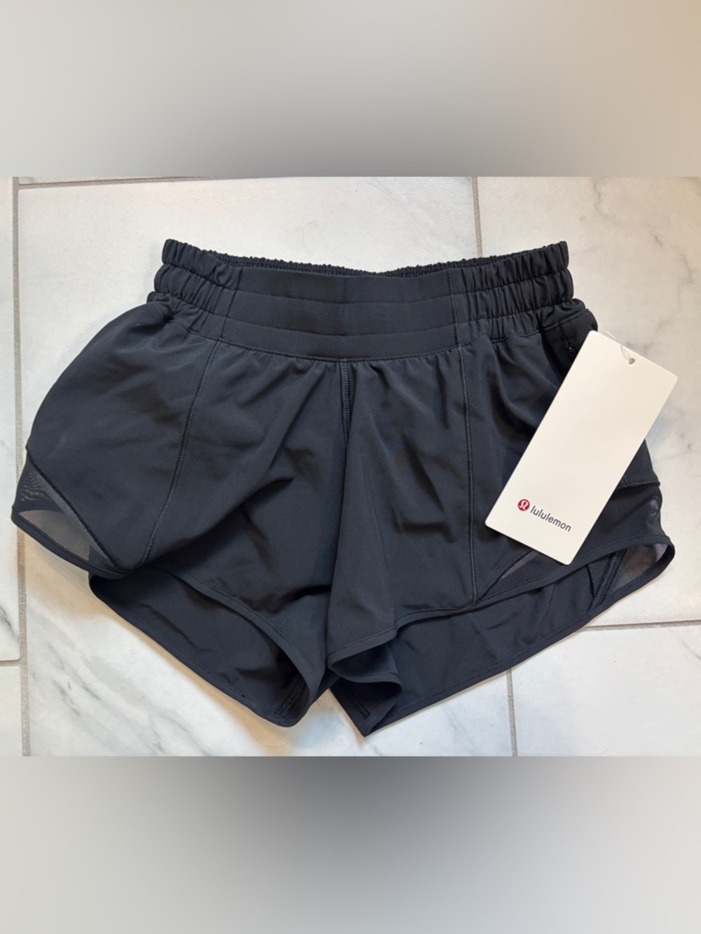 NWT Lululemon Hotty Hot LR Shorts 2.5” - black - size 2